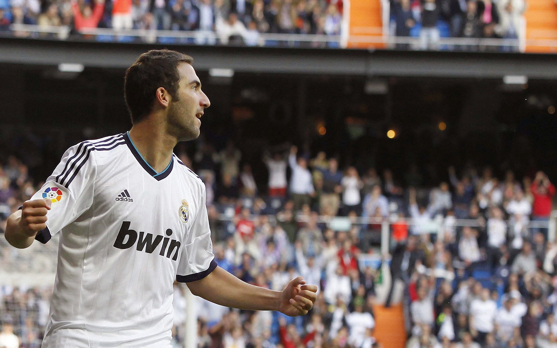 “足球+音乐+影像”多元文化产业融合，开创行业新局面，音乐与足球的融合课题